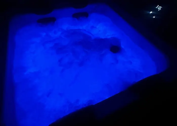 Moulures D'oise - Jacuzzi - Game בית נופש Persan